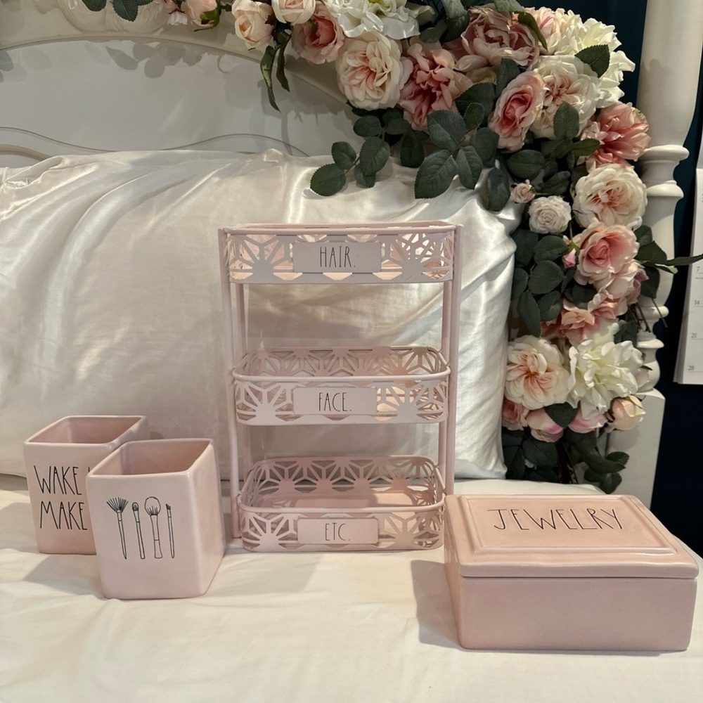 *SOLD ON MERCARI* Rae Dunn set